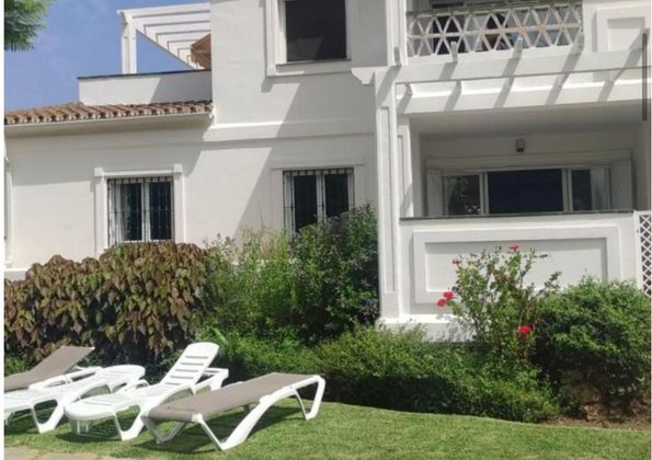 Foto 2 de Casa adossada en lloguer a calle Cortijo Blanco de 4 habitacions amb terrassa i piscina