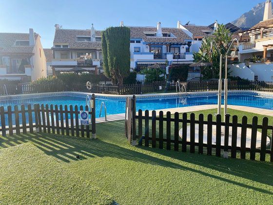Foto 2 de Alquiler de casa adosada en urbanización Valdeolletas de 4 habitaciones con terraza y piscina