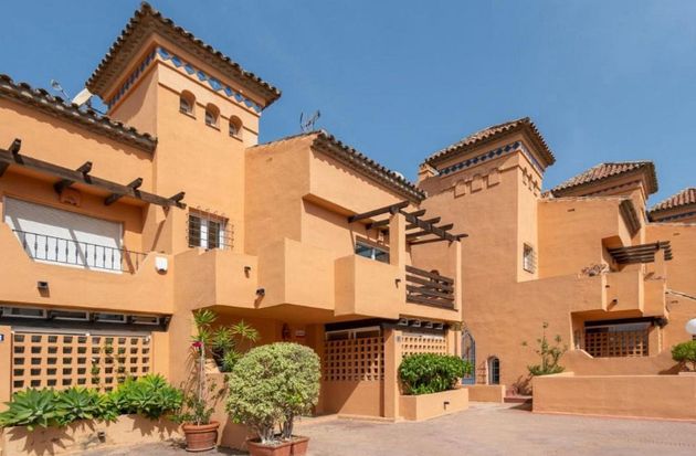 Foto 1 de Casa adossada en lloguer a calle Lomas de Marbella Clubpuente Romano de 3 habitacions amb terrassa i piscina