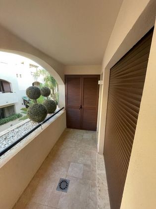 Foto 1 de Pis en lloguer a calle Medina Banus de 2 habitacions amb terrassa i piscina