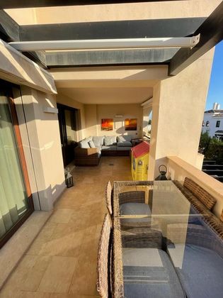 Foto 2 de Pis en lloguer a calle Medina Banus de 2 habitacions amb terrassa i piscina