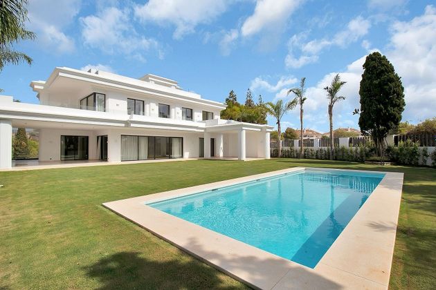 Foto 1 de Xalet en venda a calle Lomas de Marbella Club de 6 habitacions amb terrassa i piscina