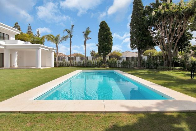 Foto 2 de Xalet en venda a calle Lomas de Marbella Club de 6 habitacions amb terrassa i piscina