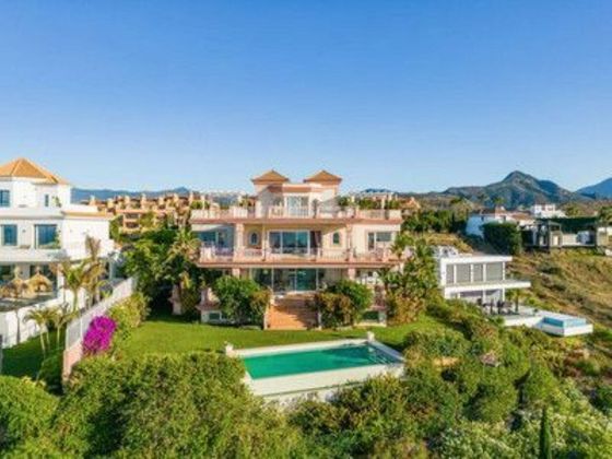 Foto 1 de Casa adossada en lloguer a calle Los Flamingo Benahavis de 8 habitacions amb terrassa i piscina