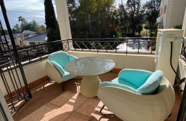 Foto 2 de Alquiler de piso en calle River Garden Nueva Andalucia de 2 habitaciones con terraza y piscina