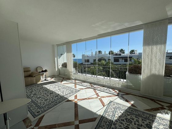 Foto 2 de Alquiler de piso en calle Doncella Beach Estepona de 4 habitaciones con terraza y piscina