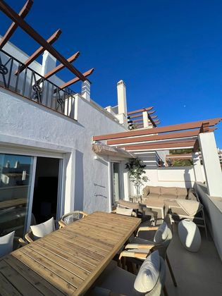 Foto 2 de Dúplex en alquiler en calle Auriga de 3 habitaciones con terraza y piscina