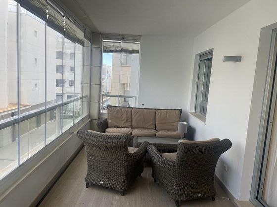 Foto 1 de Piso en alquiler en avenida Burgos de 3 habitaciones con terraza y piscina