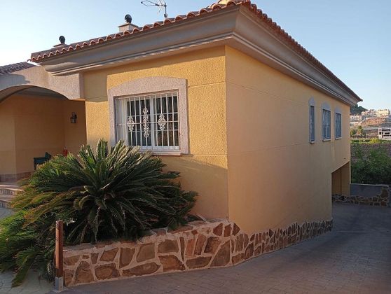 Foto 1 de Xalet en venda a calle Sierra del Segura de 4 habitacions amb terrassa i garatge