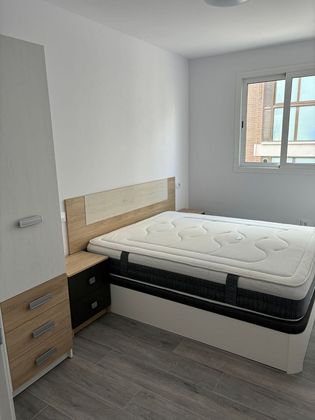 Foto 2 de Pis en lloguer a ronda Sur de 1 habitació amb mobles i aire acondicionat
