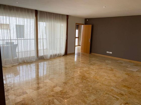 Foto 2 de Piso en venta en El Higueral - La Merced de 3 habitaciones con terraza y piscina