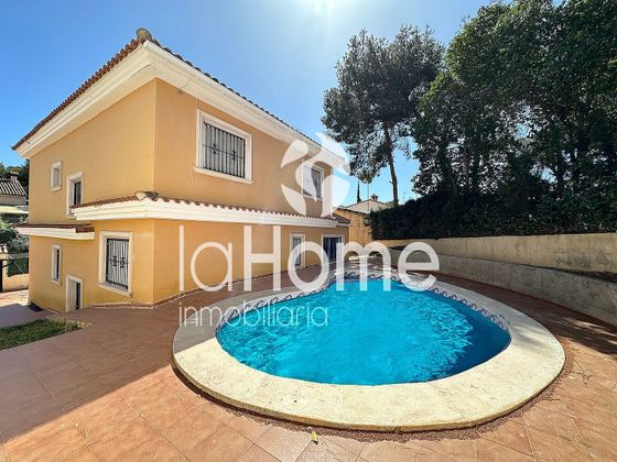 Foto 1 de Chalet en venta en La Cañada de 4 habitaciones con terraza y piscina