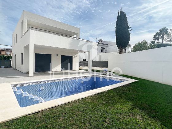 Foto 1 de Xalet en lloguer a La Cañada de 4 habitacions amb terrassa i piscina