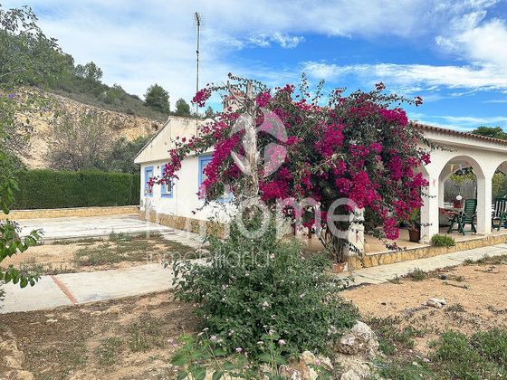 Foto 1 de Casa rural en venda a Vilamarxant de 3 habitacions amb terrassa i piscina