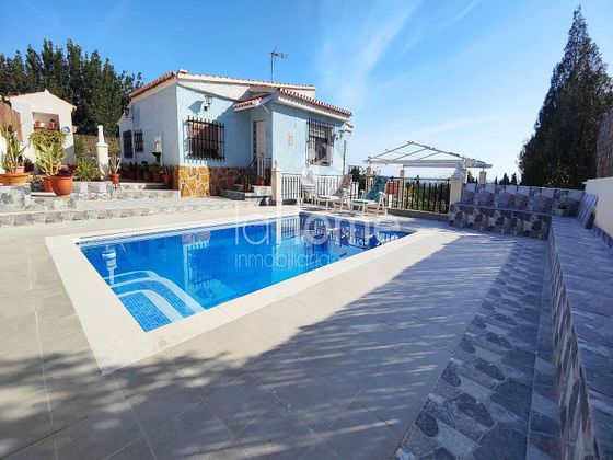 Foto 1 de Chalet en venta en Santa Bárbara de 5 habitaciones con terraza y piscina