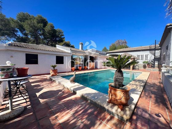 Foto 1 de Xalet en venda a La Cañada de 5 habitacions amb terrassa i piscina