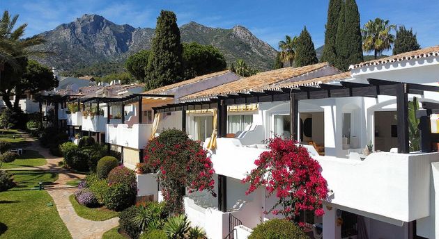 Foto 2 de Àtic en venda a Sierra Blanca de 3 habitacions amb terrassa i piscina