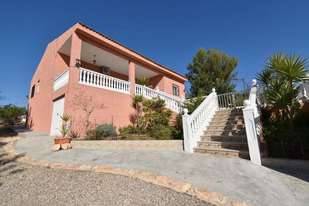 Foto 2 de Venta de casa en Olocau de 4 habitaciones con terraza y piscina