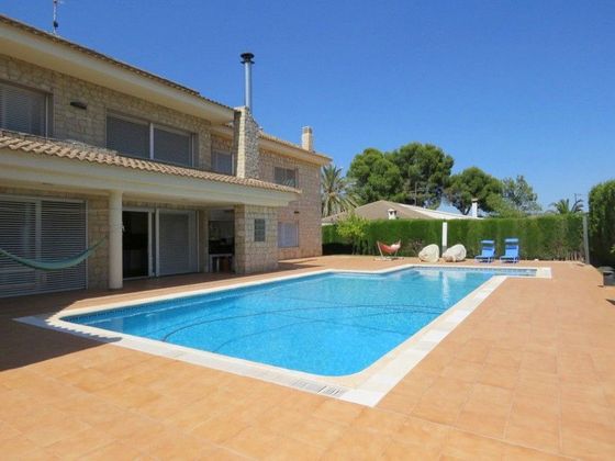 Foto 2 de Casa en venda a Serra de 5 habitacions amb terrassa i piscina