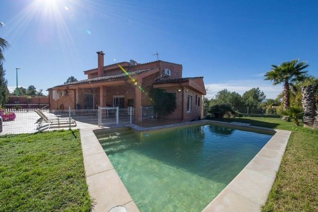 Foto 1 de Casa en venda a Riba-roja de Túria de 5 habitacions amb terrassa i piscina