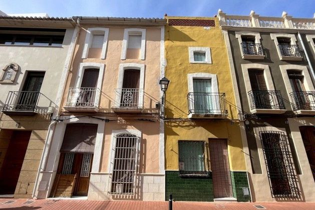Foto 1 de Casa adossada en venda a Gata de Gorgos de 5 habitacions amb terrassa