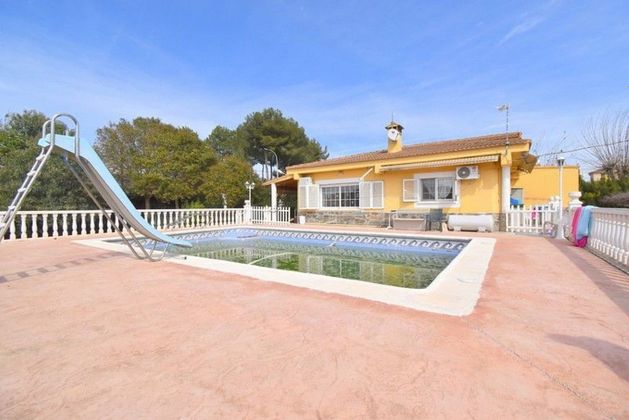 Foto 1 de Casa en venda a Godelleta de 3 habitacions amb terrassa i piscina