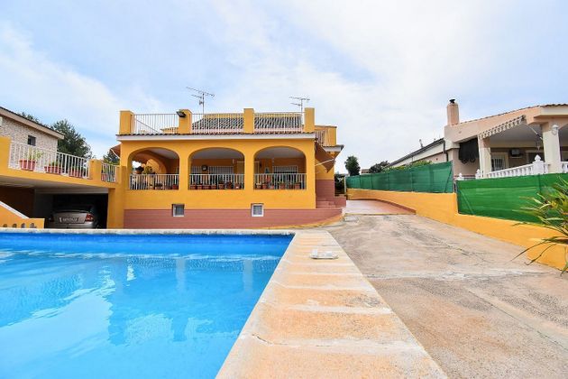 Foto 1 de Casa en venda a Montroy de 7 habitacions amb terrassa i piscina