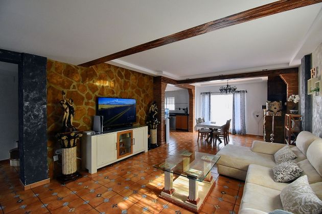 Foto 2 de Venta de casa adosada en Beneixida de 4 habitaciones con piscina y garaje