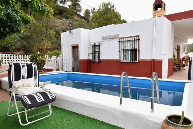 Foto 1 de Casa en venta en Torres Torres de 2 habitaciones con piscina y jardín