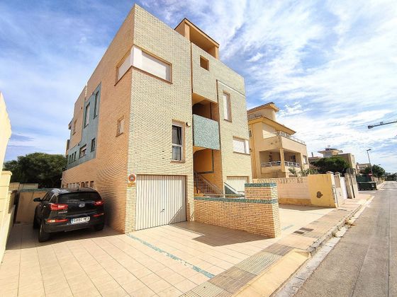 Foto 1 de Piso en venta en Oliva Playa de 4 habitaciones con terraza y garaje
