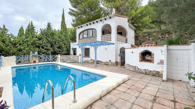 Foto 1 de Casa en venda a Orba de 4 habitacions amb terrassa i piscina