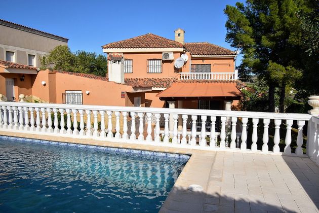 Foto 2 de Casa en venda a Montroy de 4 habitacions amb terrassa i piscina