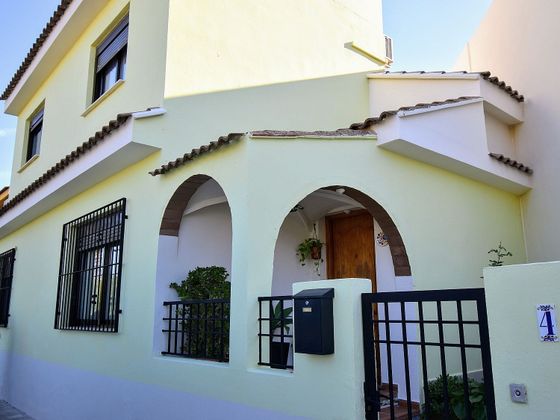 Foto 1 de Casa en venda a Entrepinos de 4 habitacions amb terrassa i garatge