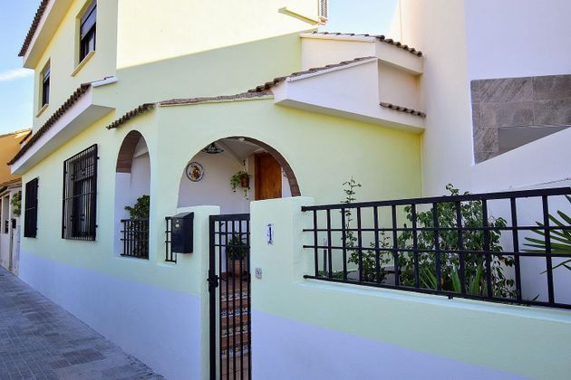 Foto 2 de Casa en venda a Entrepinos de 4 habitacions amb terrassa i garatge