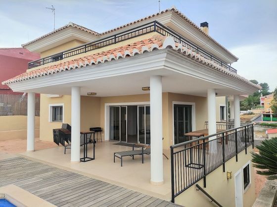 Foto 1 de Casa en venda a Alginet de 4 habitacions amb terrassa i piscina