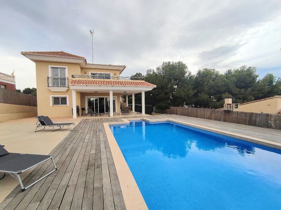 Foto 2 de Casa en venda a Alginet de 4 habitacions amb terrassa i piscina