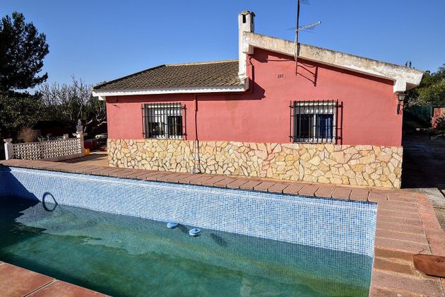 Foto 1 de Venta de casa en Monserrat de 3 habitaciones con terraza y piscina