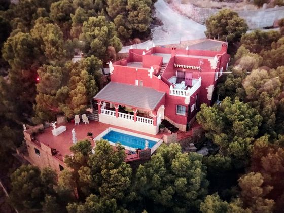 Foto 1 de Casa en venda a Olocau de 5 habitacions amb terrassa i piscina