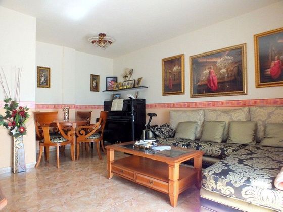 Foto 2 de Pis en venda a San Miguel de Salinas de 3 habitacions amb piscina i balcó