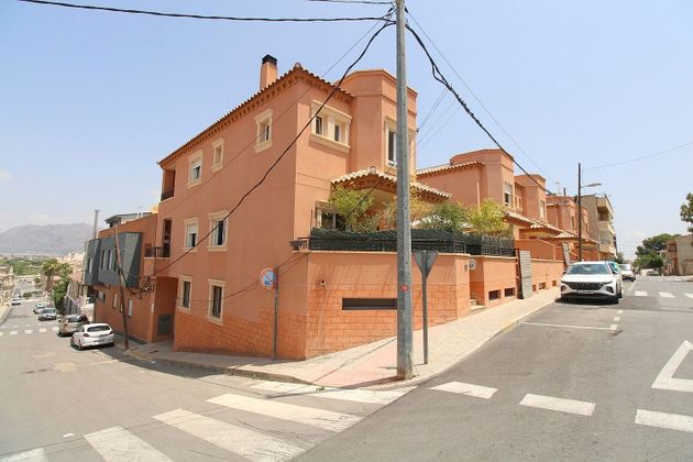 Foto 1 de Venta de casa en Bigastro de 4 habitaciones con terraza y piscina