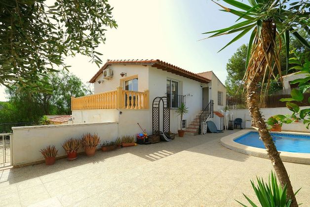 Foto 1 de Casa en venda a Cañadas de San Pedro de 4 habitacions amb terrassa i piscina