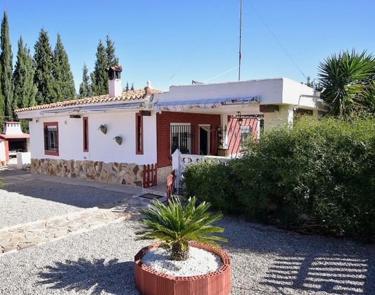 Foto 1 de Casa en venda a Pedralba de 2 habitacions amb terrassa i piscina