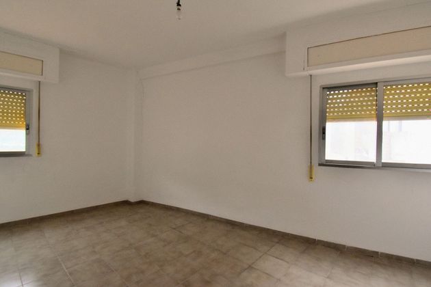 Foto 2 de Casa en venta en Macastre de 3 habitaciones con terraza