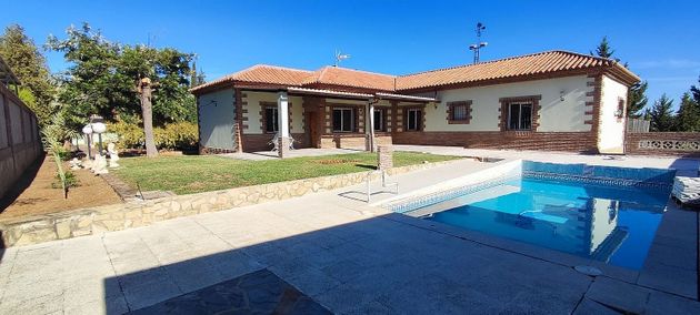 Foto 1 de Casa rural en venda a calle Junto a Laurogolf de 6 habitacions amb terrassa i piscina