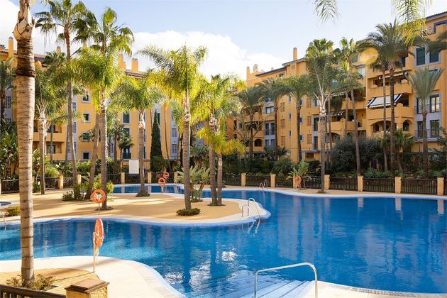 Foto 1 de Piso en venta en avenida De Barcelona de 4 habitaciones con terraza y piscina