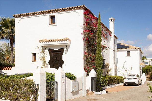 Foto 2 de Casa en venta en calle Resinera Voladilla de 4 habitaciones con terraza y piscina