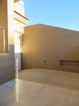 Foto 2 de Casa adossada en venda a La Aljorra de 4 habitacions amb terrassa i piscina