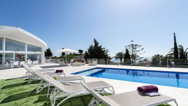 Foto 2 de Chalet en venta en Salobreña de 5 habitaciones con terraza y piscina