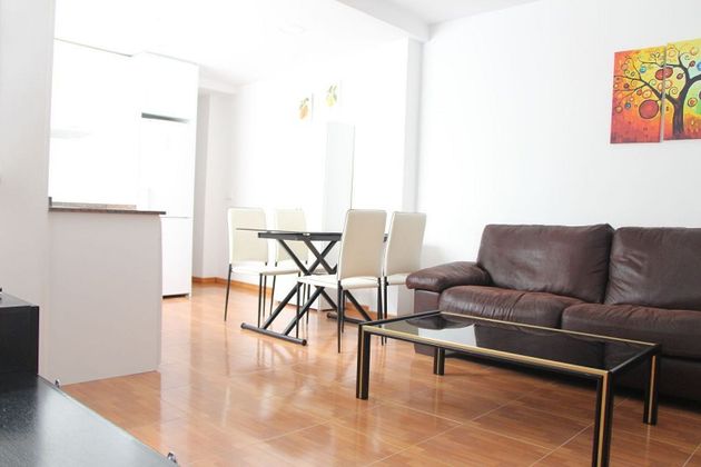 Foto 1 de Alquiler de piso en Moncada de 3 habitaciones con muebles y aire acondicionado