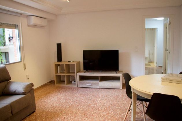 Foto 2 de Alquiler de piso en Moncada de 4 habitaciones con garaje y muebles